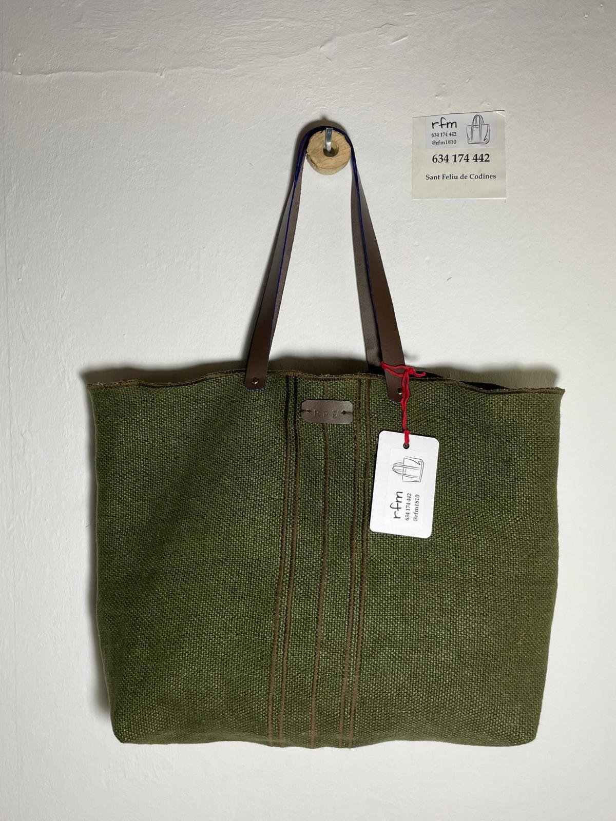 bolso lino kaki con bordados marrones