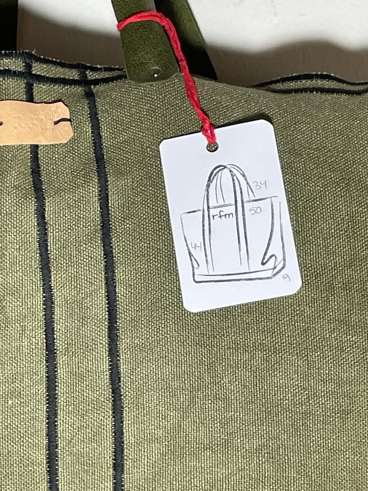 bolso lino verde con bordados verdes - Imagen 2