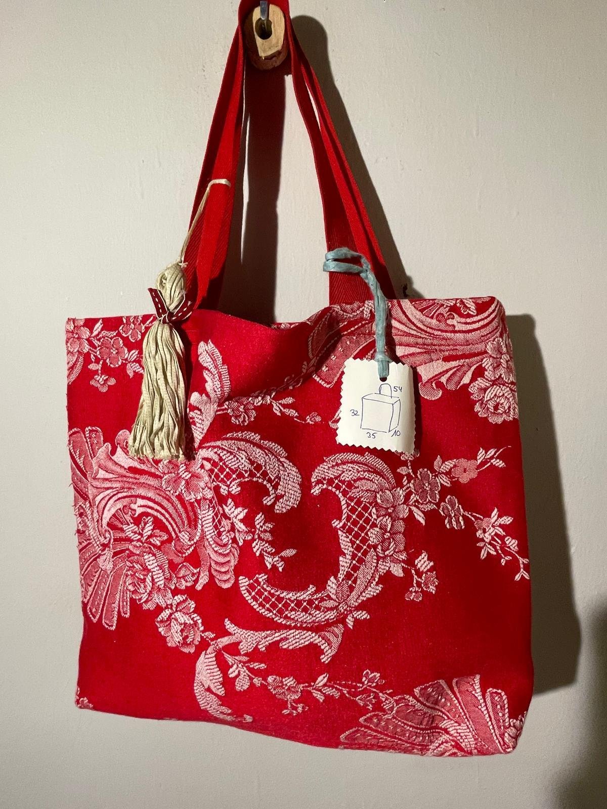 bolso algodón tela colchonera roja con dibujos toile de jour