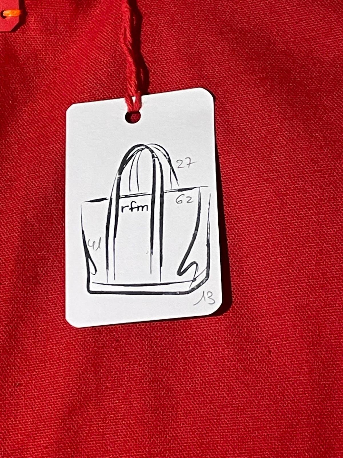 bolso algodón rojo con bordados naranja - Imagen 2