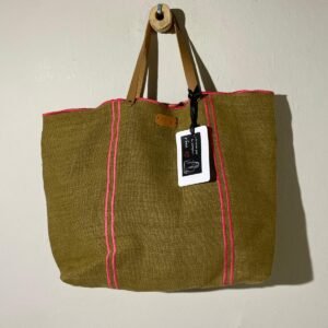 bolso lino verde con bordados rosa