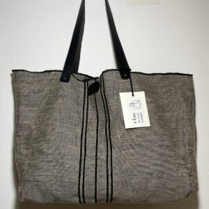 bolso de tweed fino gris con bordados negros neceser a juego