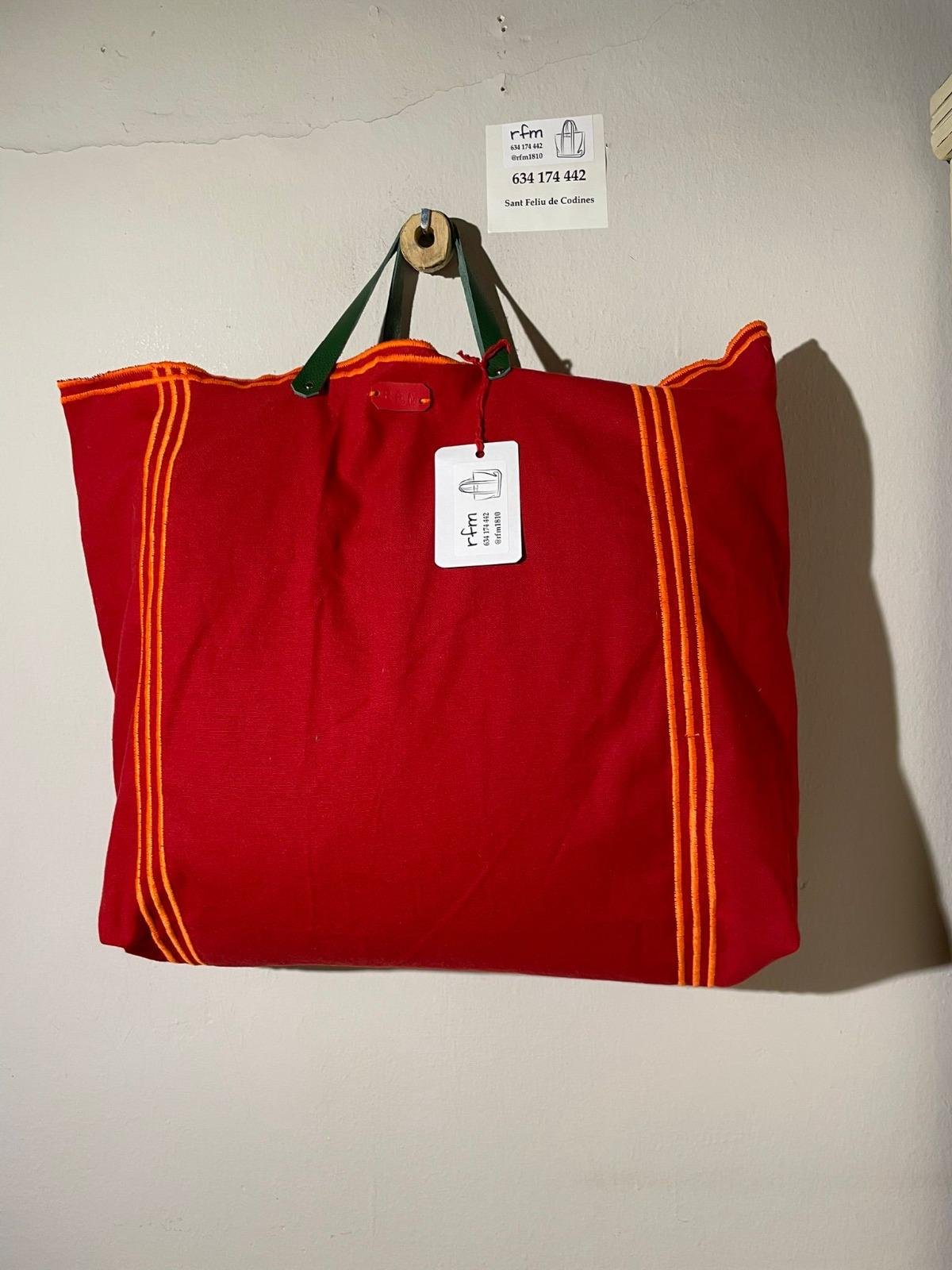 bolso algodón rojo con bordados naranja