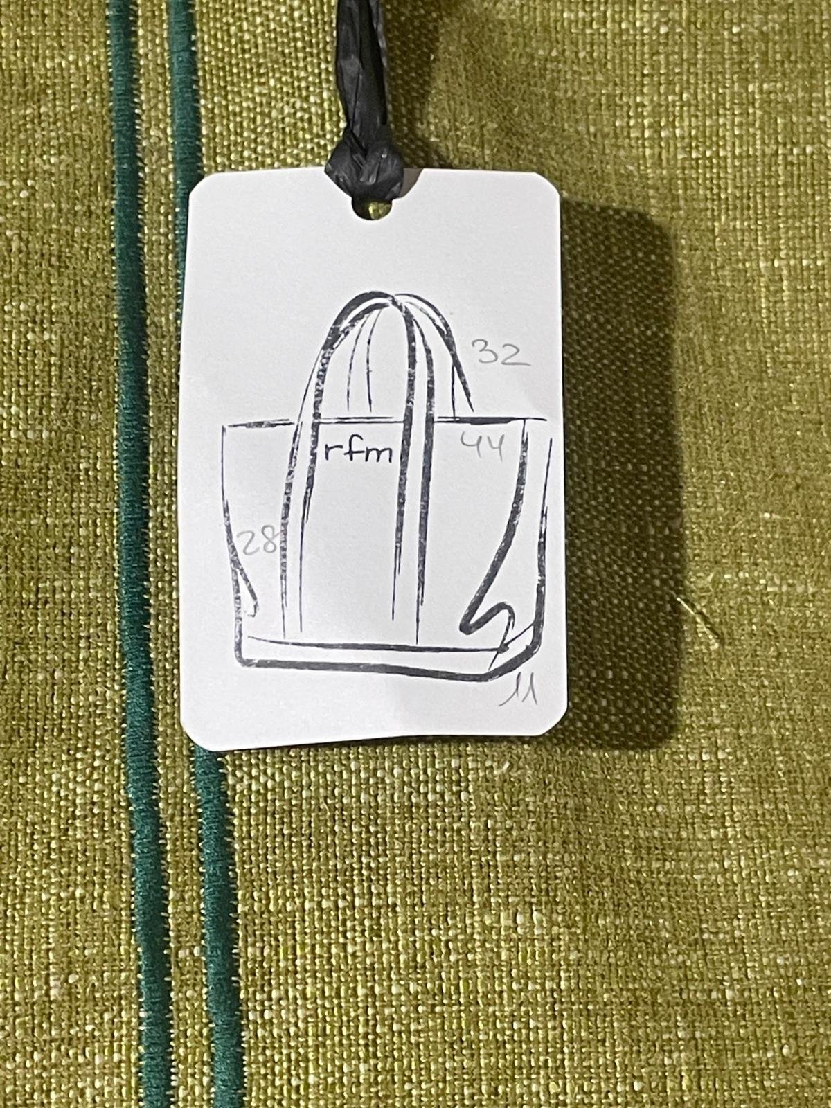bolso lino verde con bordados verdes - Imagen 2