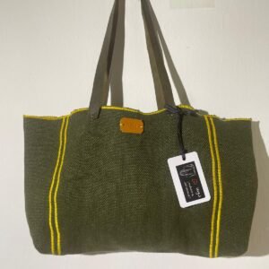 bolso lino verde con bordados amarillos