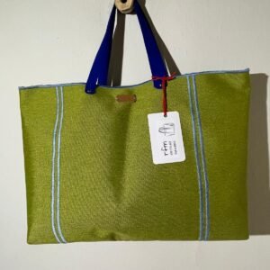 bolso lino verde interior plastificado bordados azules