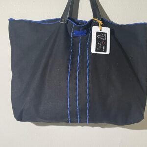 bolso lino azul con bordados azul
