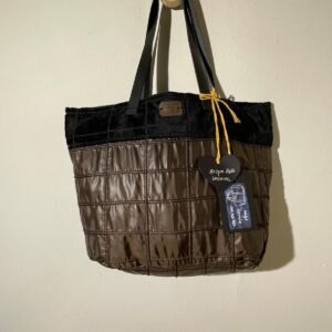 bolso marrón acolchado con interior velours negro