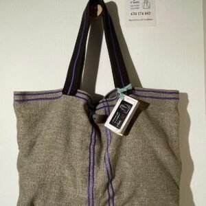 bolso de lino gris con bordados lila