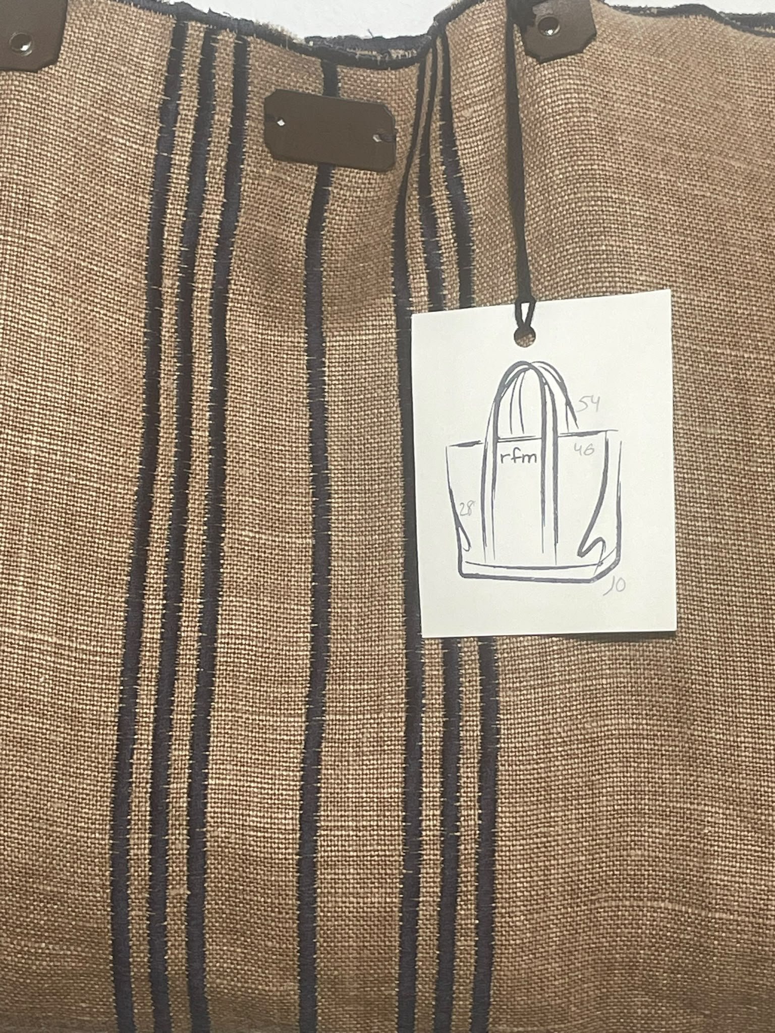 bolso lino beig con bordados azul marino neceser a juego - Imagen 2