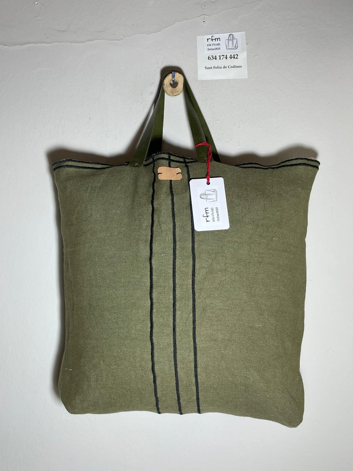 bolso lino verde con bordados verdes