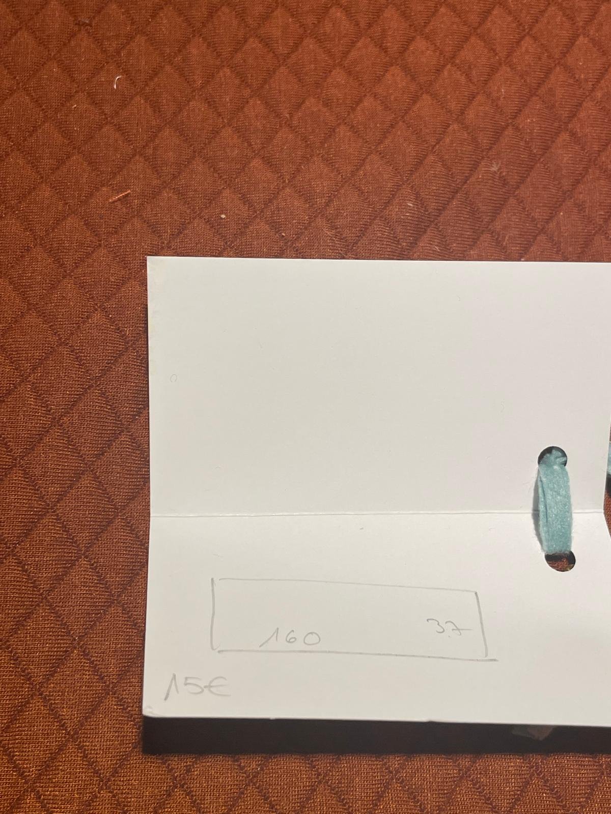 bufanda de lana fina acolchada marrón con bordados azules - Imagen 2