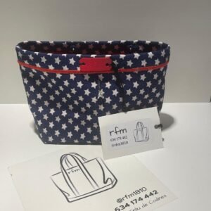 neceser de algodón azul con estampado estrellas con bordados