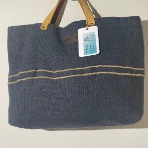 bolso lino azul con bordados beig