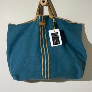bolso lino verde con bordados beig