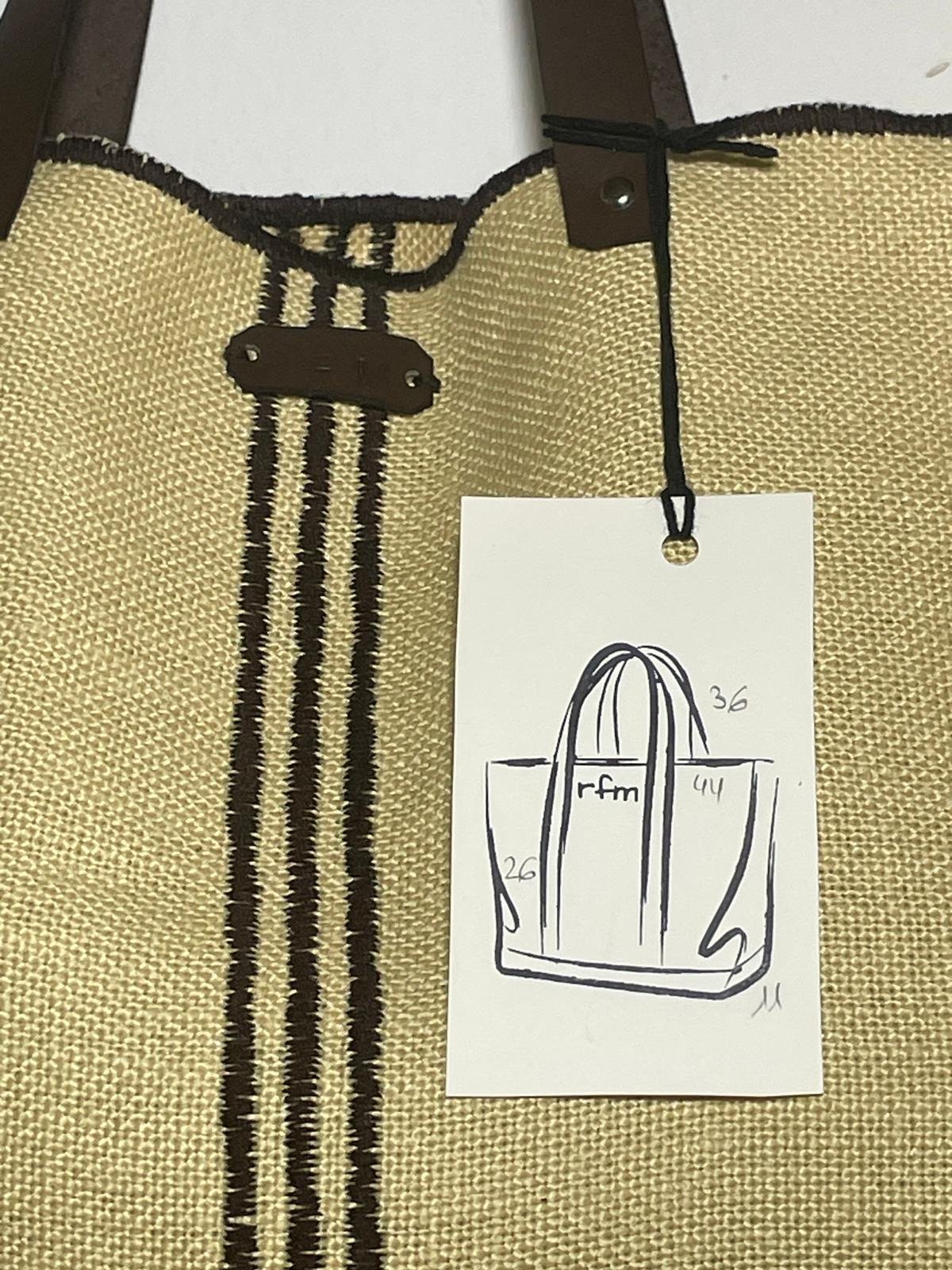 bolso lino beig con bordados marrones - Imagen 2